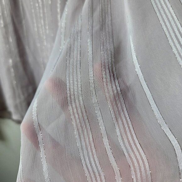 NWT LUSH V NECK LONGSLEEVES TOP SILVER THREAD SIZE SMALL - Picture 7 of 13